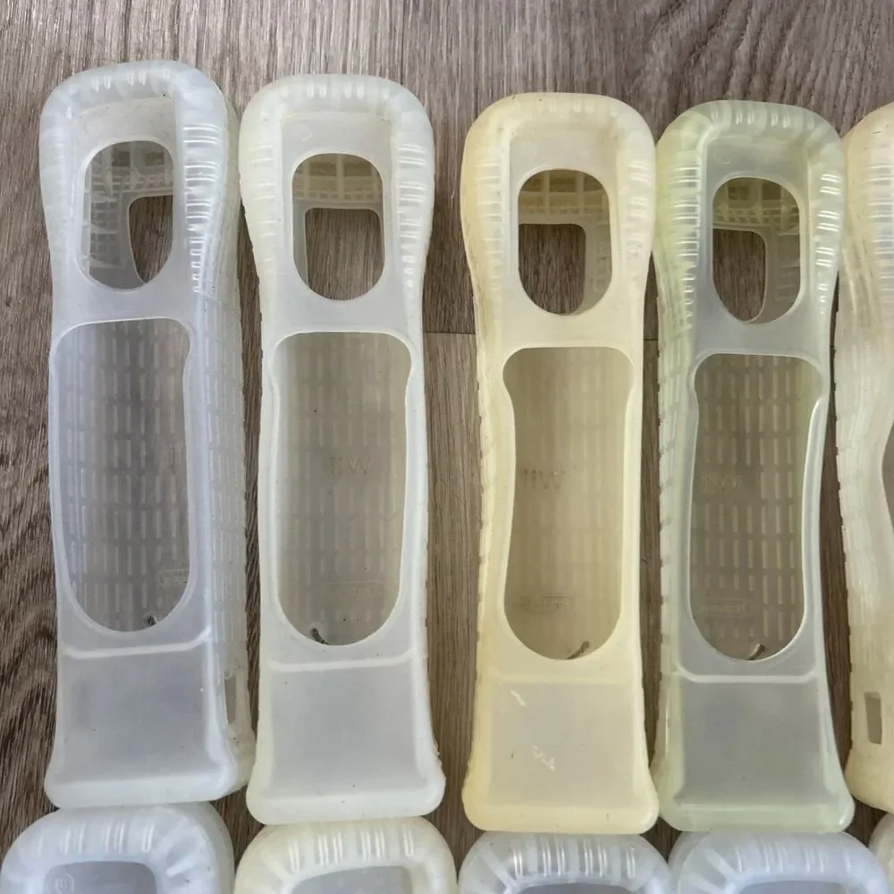 Nintendo Wii Remote Silicone Sleeves Lot of 22 Rubber Gel Cover Black White READ